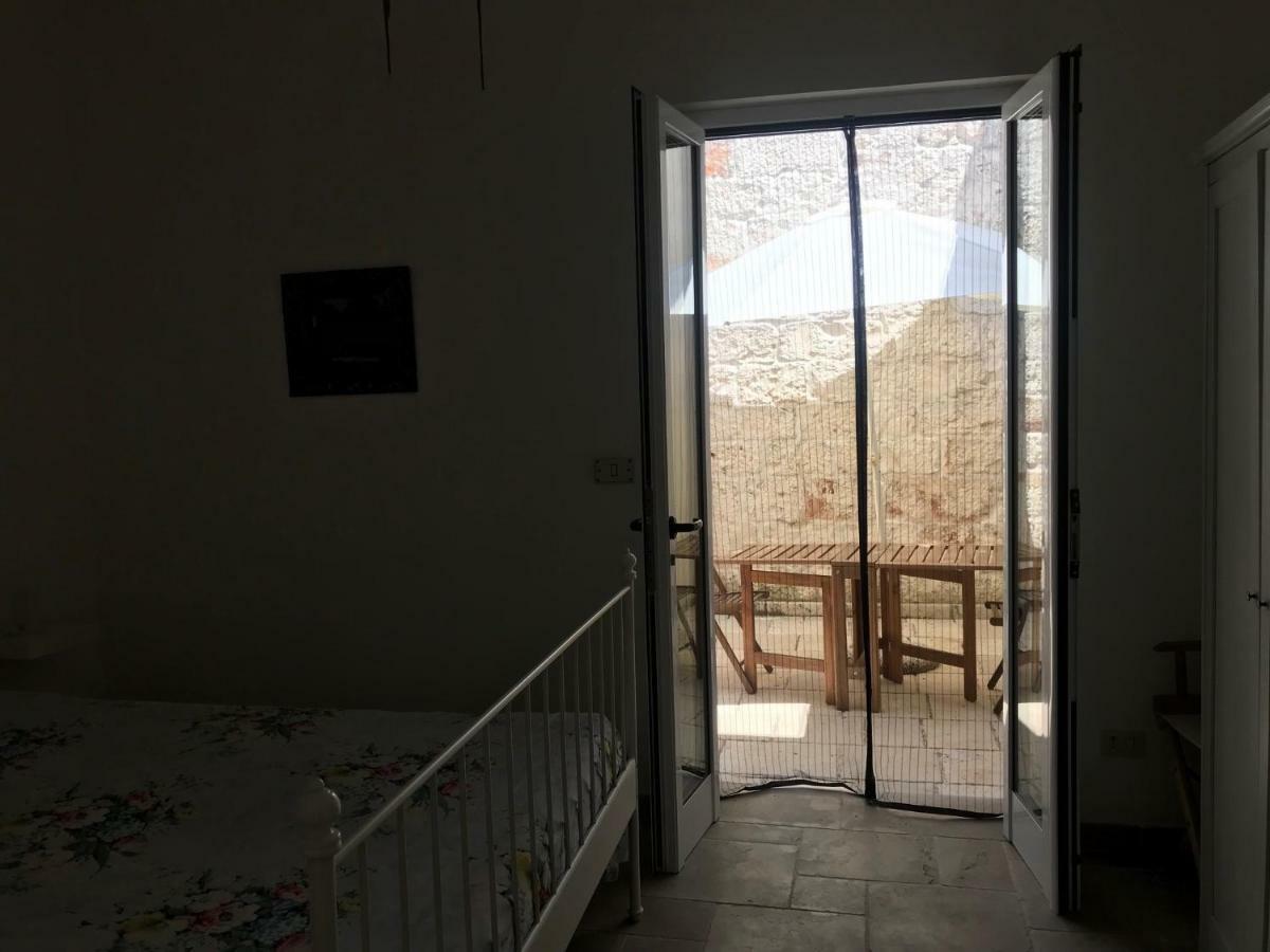 Villa Miccoli Apartments Челие Месапика Екстериор снимка
